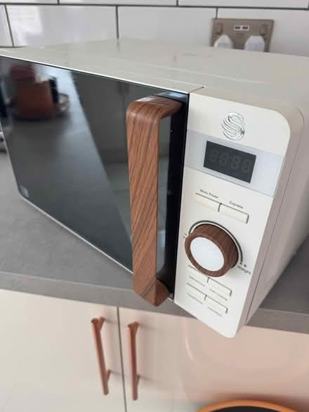 Photo of free Microwave (Wadsley Bridge S5 8) #3