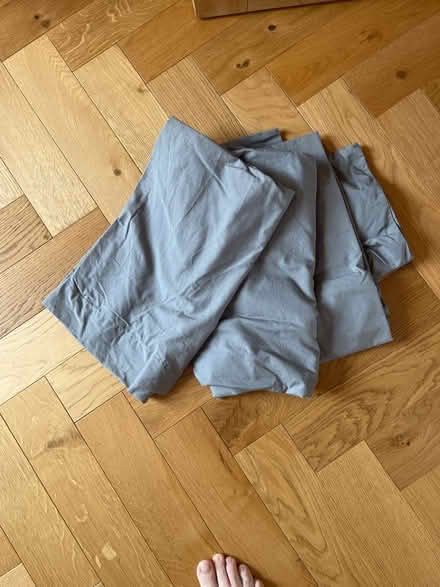 Photo of free Single duvet cover and pillowcase (Teddington TW11) #1