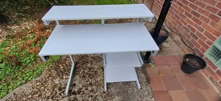 Photo of free vgc office/ computer table (leighton buzzard LU7) #1