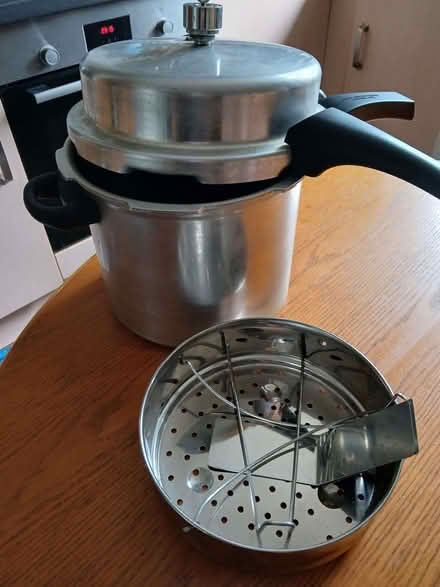 Photo of free Pressure cooker (not working properly) (Walkley S6) #1