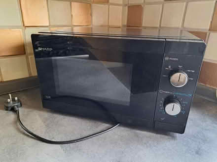 Photo of free Small black microwave (Kennington SE11) #2