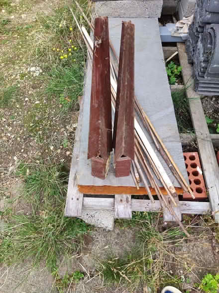 Photo of free Fencepost support. (Cassiobury WD17) #1
