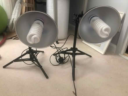 Photo of free Pop up photography tent and lamps (KT23 Great Bookham) #3