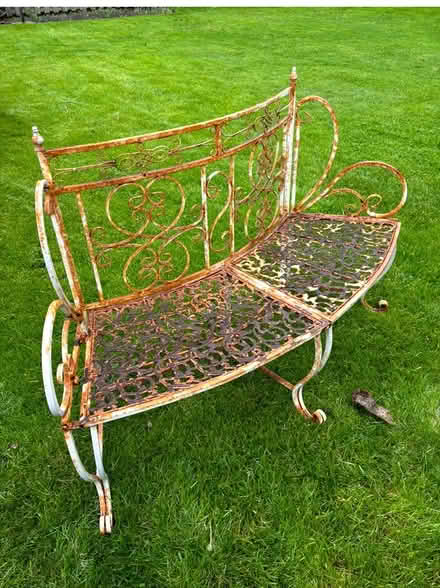 Photo of free Bench at the curb (Erin Mills&QEW) #1