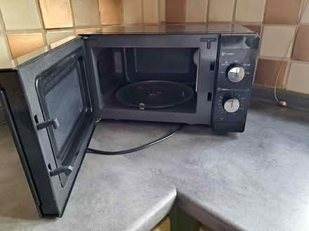 Photo of free Small black microwave (Kennington SE11) #1