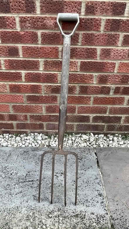 Photo of free Garden fork (Charlton OX12) #2