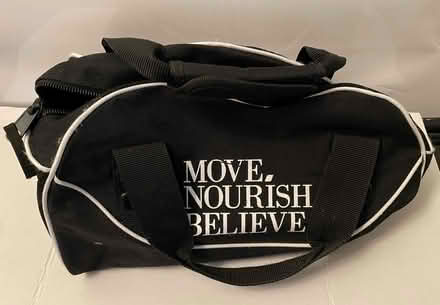 Photo of free Cloth Bag Lorna Jane (Newport Beach (Eastbluff)) #2