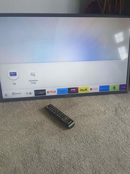 Photo of free Samsung 32 inch HD TV with remote & small stand. (Harpenden AL5) #1