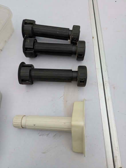 Photo of free DIY kitchen cupboard fittings (Bronllys LD3) #3