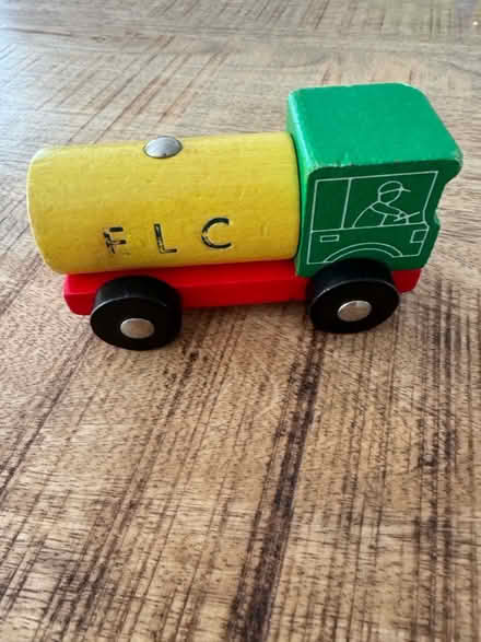Photo of free Wooden train (GL3) #1