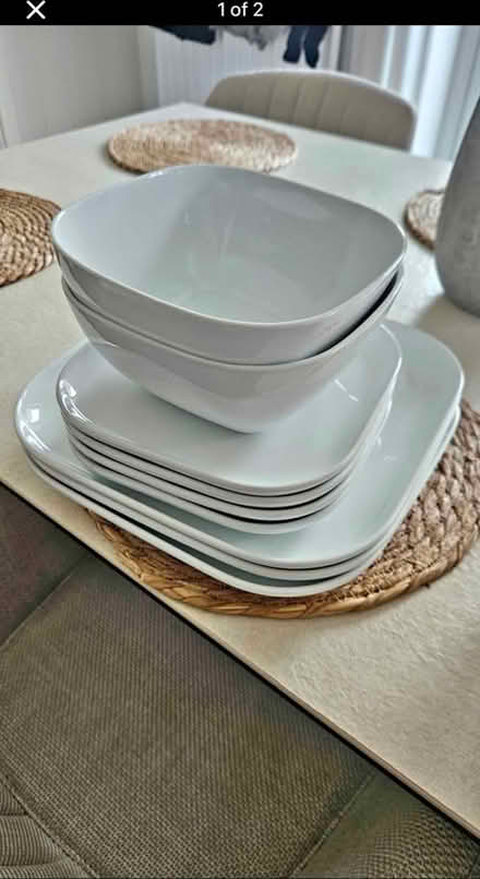 Photo of Dinner set dishes (Runcorn WA7) #1