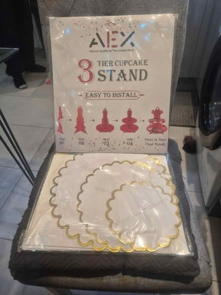 Photo of free Cardboard cake stands (CW7) #1