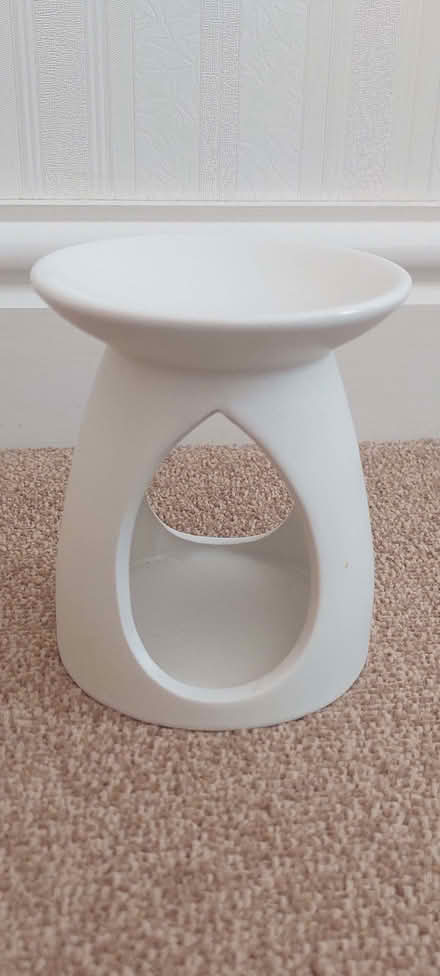 Photo of free oil burner - for essential oils or wax melts (Kendal LA9) #1