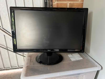 Photo of free 24 inch computer monitor (Cleobury Mortimer DY14) #1