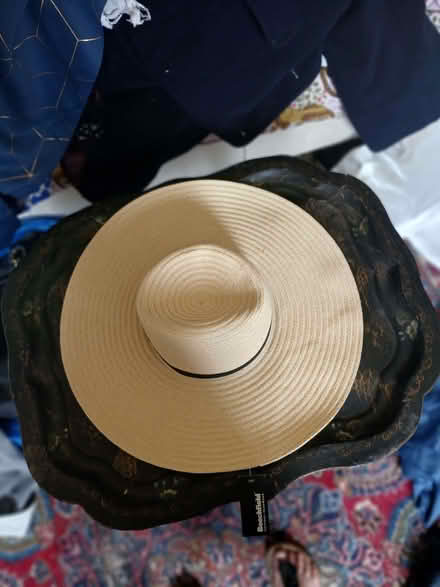 Photo of free Unworn straw hat size medium (Earlsfield SW18) #1