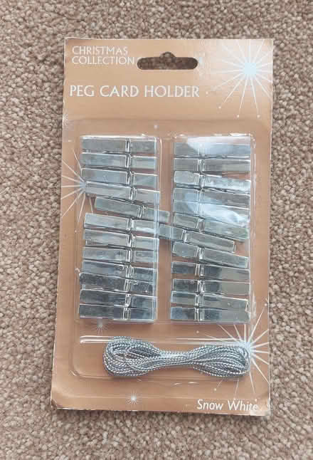 Photo of free peg and string card holder - silver (Kendal LA9) #1