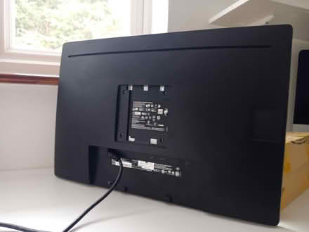 Photo of free HP Elite Display E242 (Hemel Hempstead HP1) #2