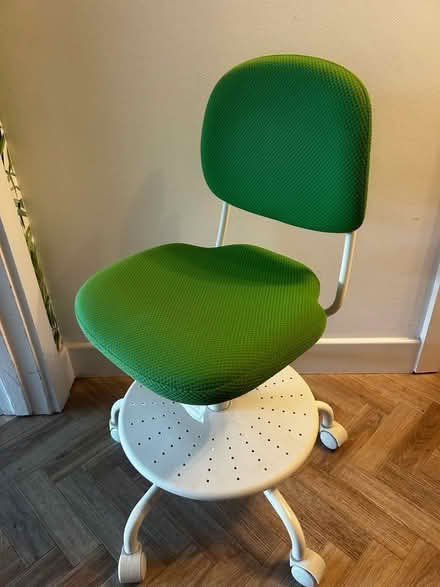 Photo of free Child’s office chair (Cubbington CV32) #3