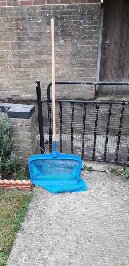 Photo of free Large Pond/Fishing Net 50cm Diameter (Barton OX3) #1