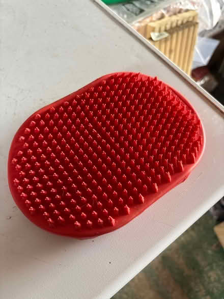 Photo of free Rubber Dog grooming mit (OX16 Cherwell heights) #1