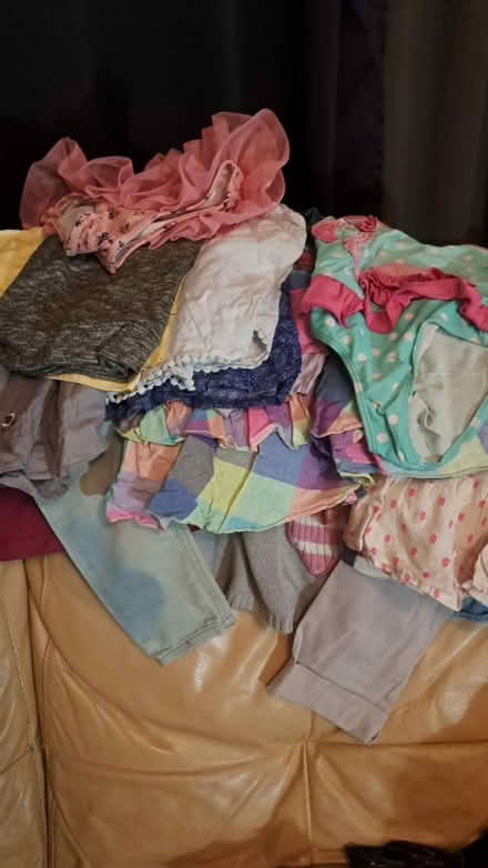 Photo of free Girls Clothes - 4/6 Years (LU7) #1