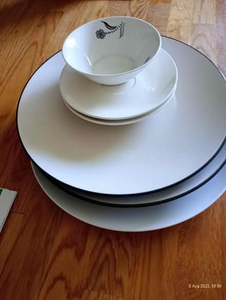 Photo of free Assorted Crockery (SS0 Westcliff) #1