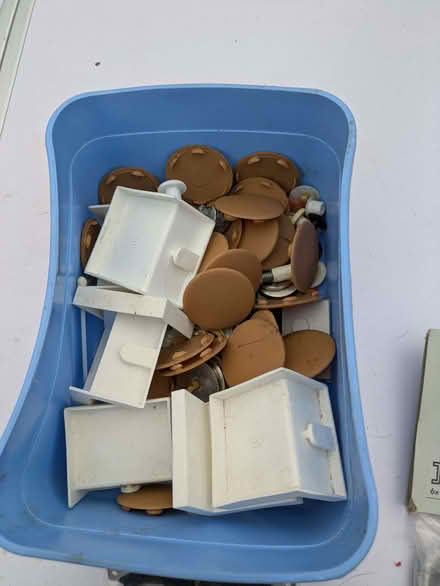 Photo of free DIY kitchen cupboard fittings (Bronllys LD3) #1