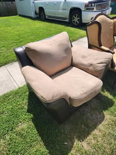 Photo of free Curb Alert (Temple Hills,MD) #3