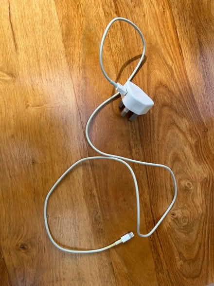 Photo of free Apple plug and USB to lightning connector (Crosspool S10) #1