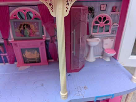 Photo of free Very brittle old slightly damaged barbie dollhouse (Broomgrove TN34) #2