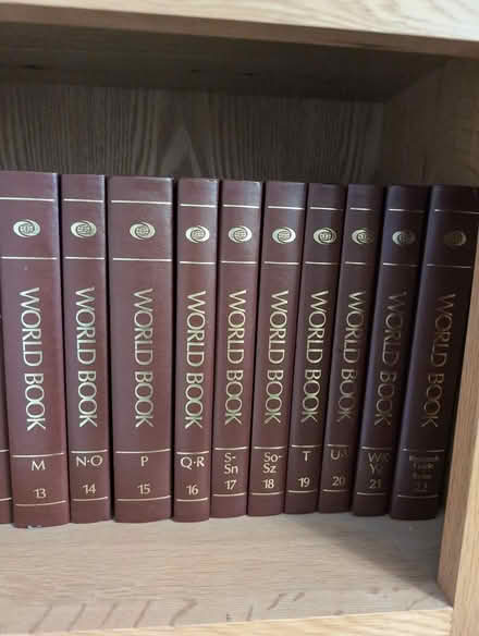 Photo of free Encyclopedias (MK42) #2