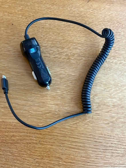 Photo of free iPhone in car charger (Thorndon) #1