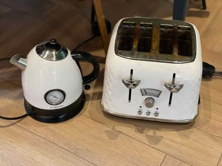 Photo of free Toaster and kettle (SL6 Boyn Hill) #2