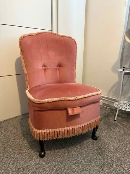 Photo of free Pretty pink velvet slipper chair. (Seal TN15) #1