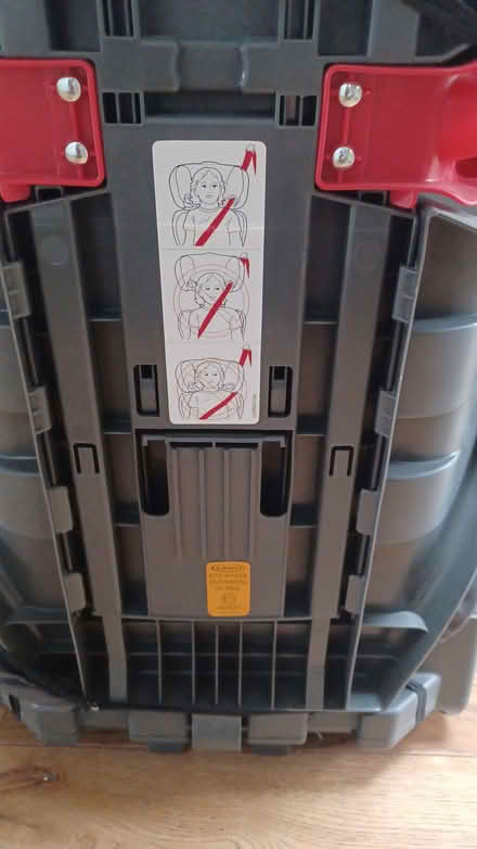 Photo of free Child's car seat (Dines Green WR2) #3