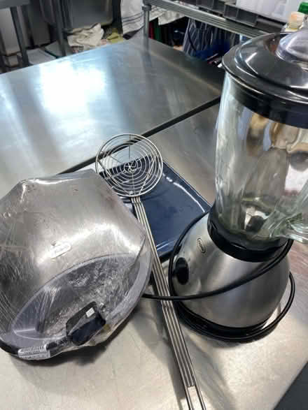 Photo of free Blender, sandwich toaster, plate (Work KT3) #1