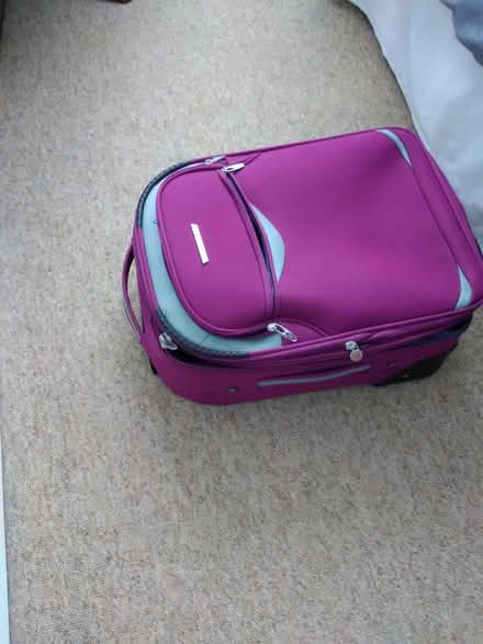 Photo of free Lovely suitcase, excellent condition (Heacham PE31) #3