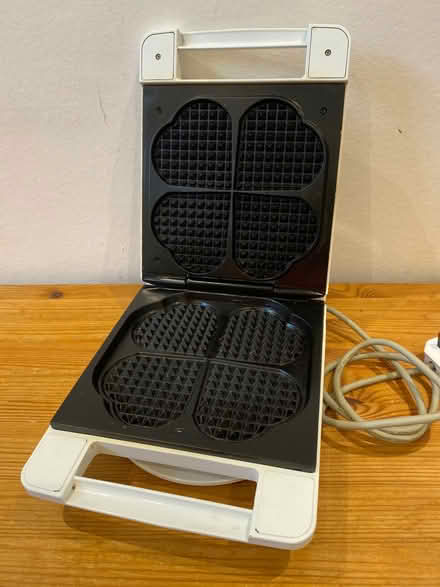Photo of free Waffle maker (Merton Park SW19) #2