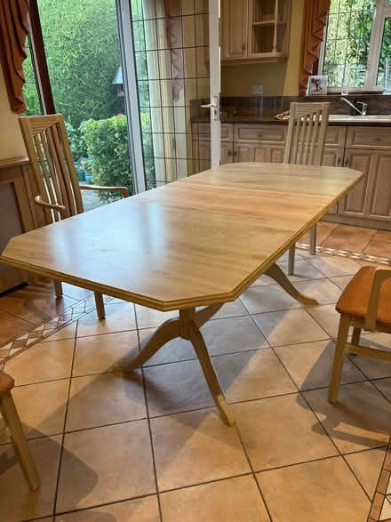 Photo of free Extending table and chairs (Orpington) #2