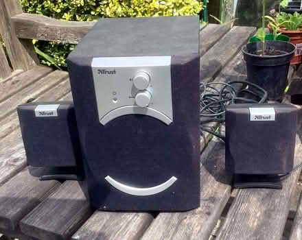 Photo of free PC Speaker set (Windmill Court EX14) #1