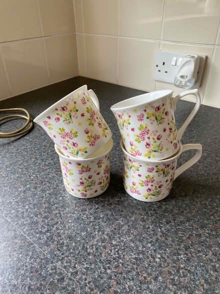Photo of free Set of 4 mugs (Stockland Green B23) #1