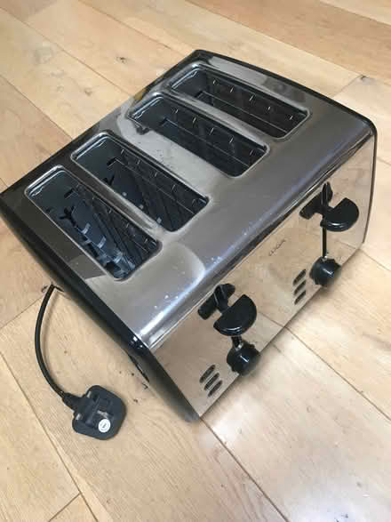 Photo of free 4-slice Logik toaster (Wootton OX13) #1