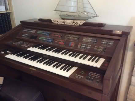 Photo of free A Yamaha Organ (GU34) #1