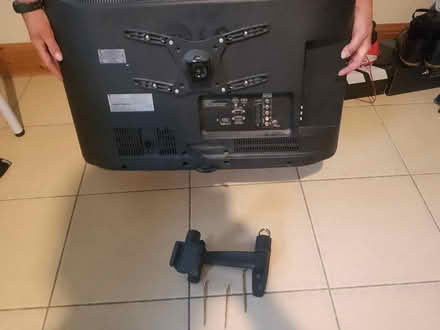 Photo of free LG 30" TV + Wall mount & Remote (Havant PO9) #1
