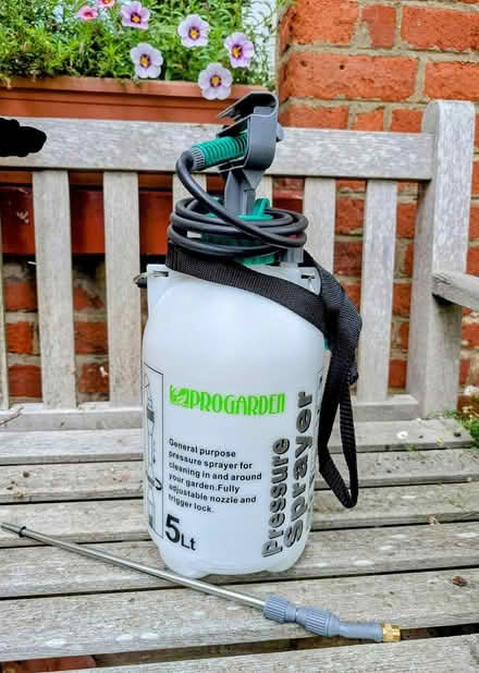 Photo of free Pressure sprayer (Farnborough GU14) #1