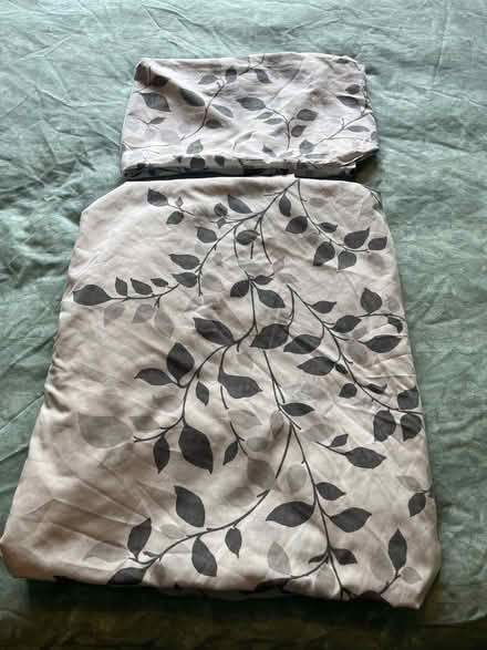Photo of free Single duvet cover and pillowcase (Upshire EN9) #1