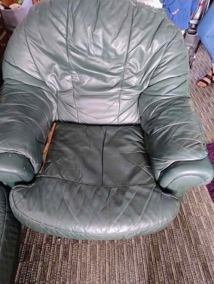 Photo of free project 3 piece suite (DE22 (Allestree)) #2