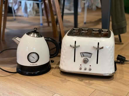 Photo of free Toaster and kettle (SL6 Boyn Hill) #1