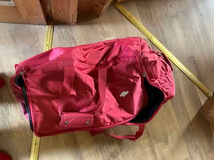 Photo of free Red Tripp holdall with wheels (Dunfermline KY12) #2