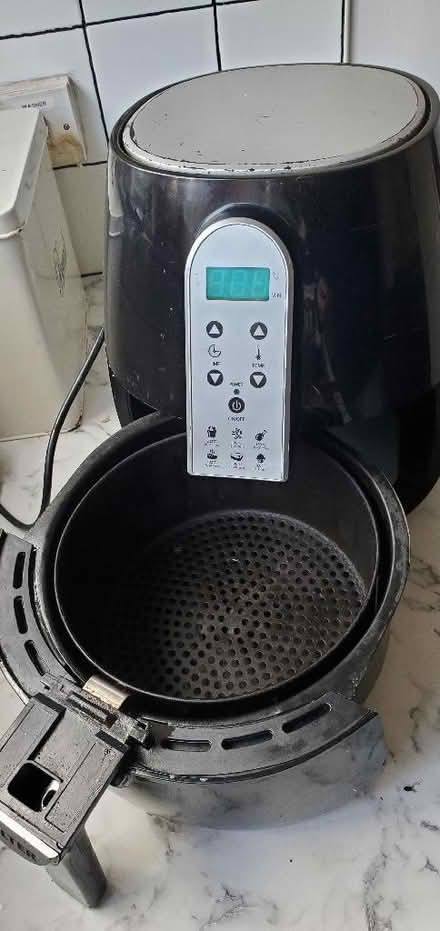 Photo of free 4.5 litre Air fryer (Barnton CW8) #2